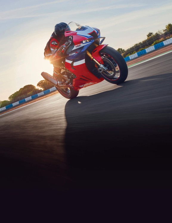 cbr1000rr-r-sp-product-page-hero-mobile-1600x2080-01