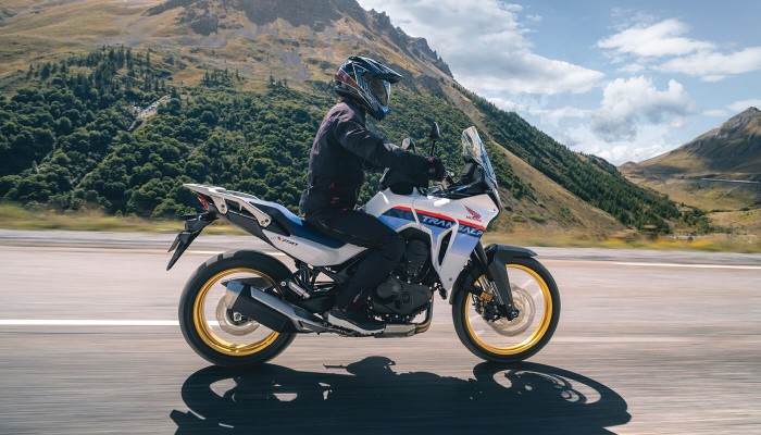 xl750-transalp-product-page-zig-zag-img1-1400x800-01