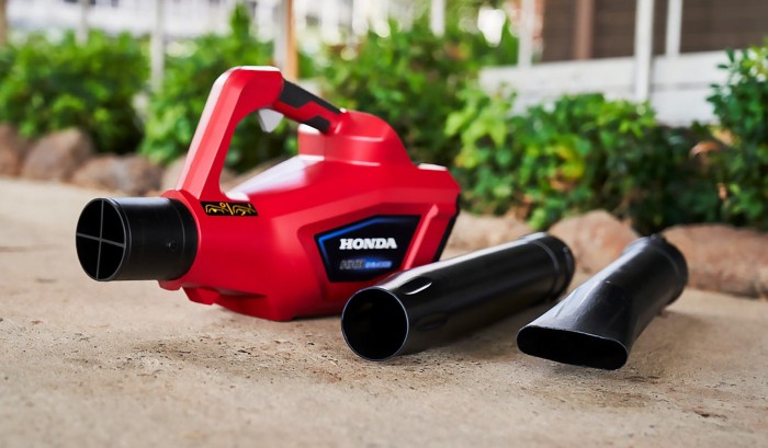 Multi-purpose dual nozzle